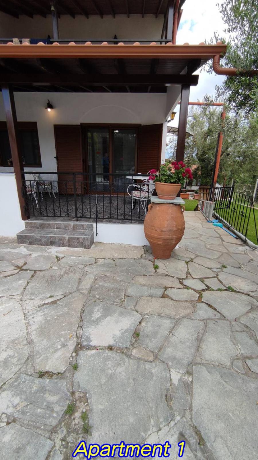 Keti'S Apartments Nea Moudania Exterior photo