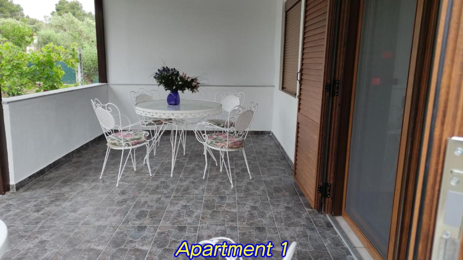 Keti'S Apartments Nea Moudania Exterior photo