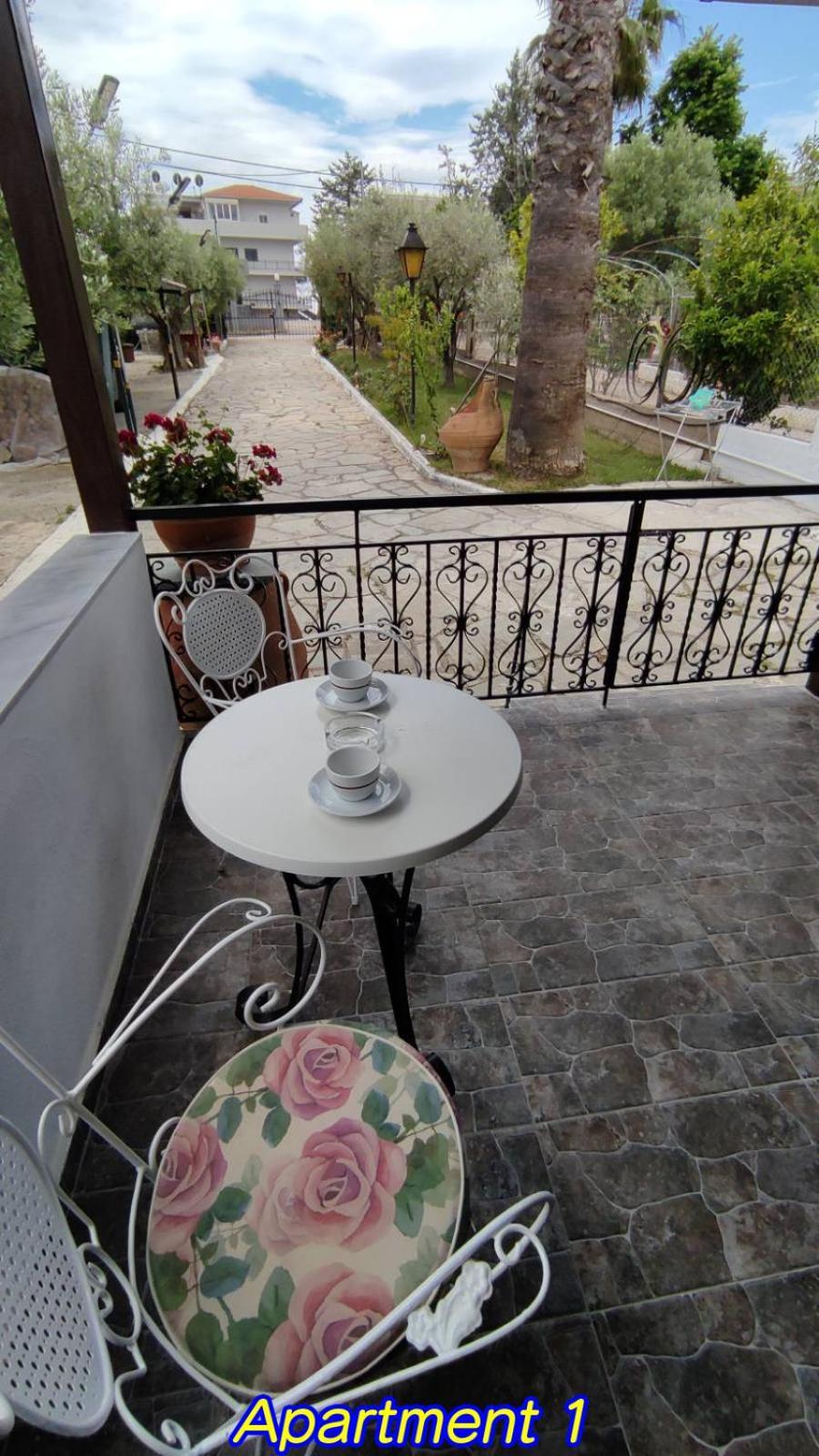 Keti'S Apartments Nea Moudania Exterior photo